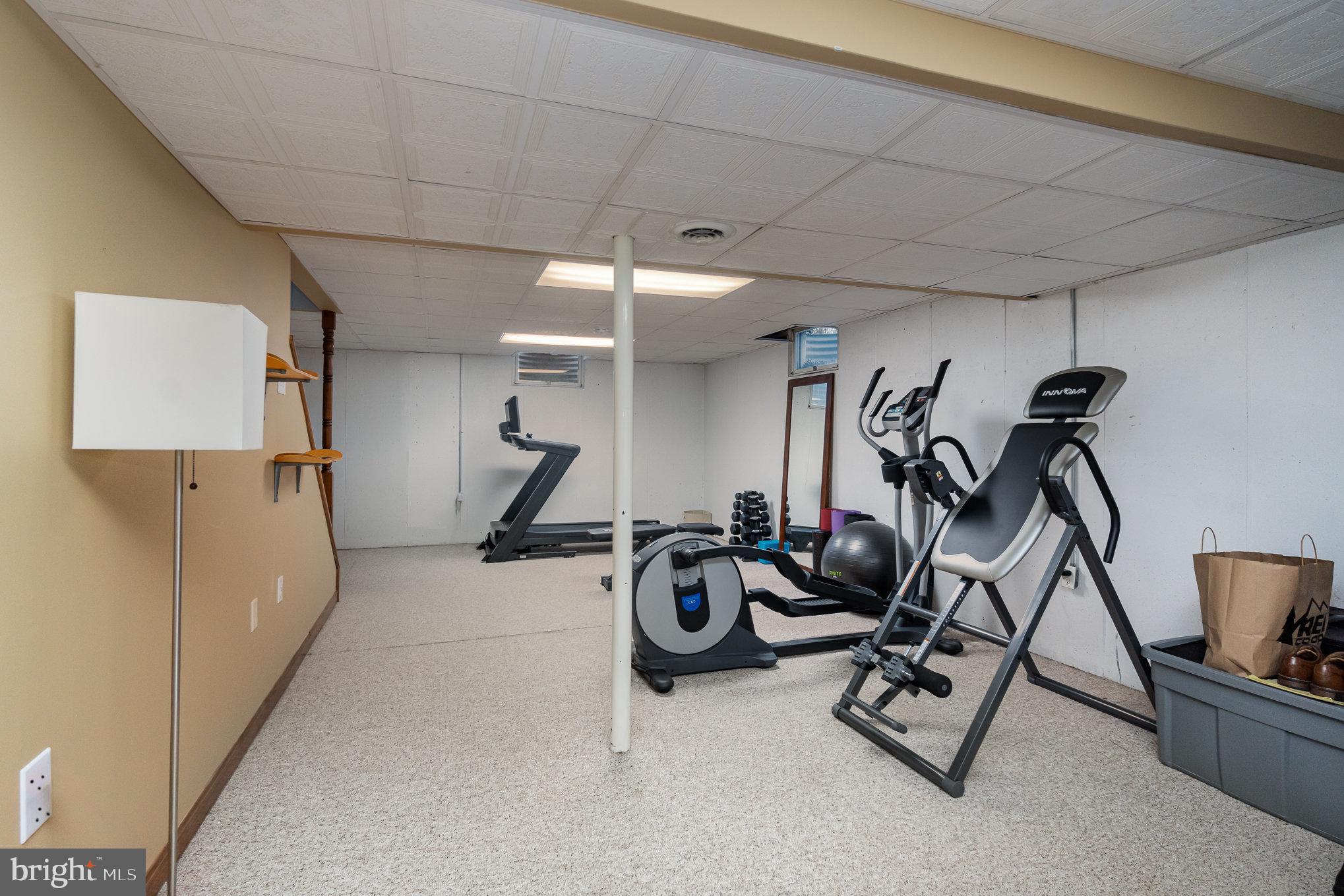 HAMPDEN SQUARE - Residential