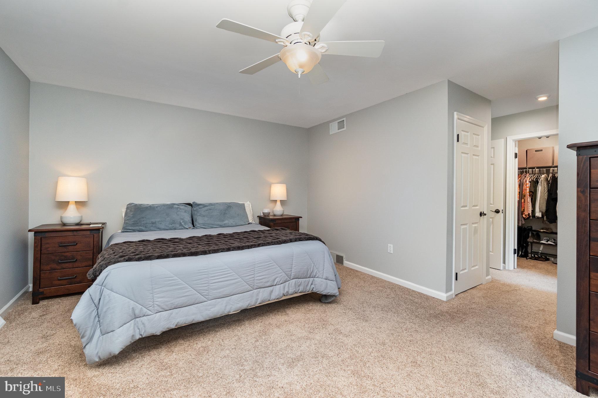 HAMPDEN SQUARE - Residential