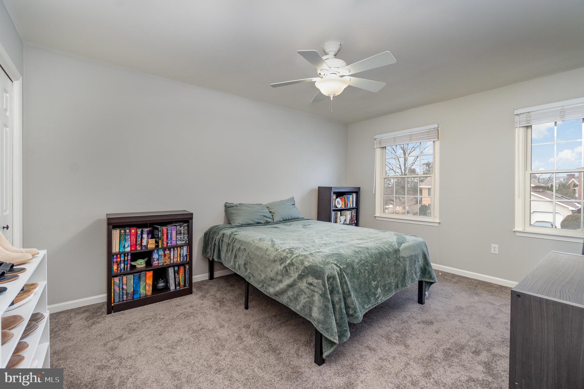 HAMPDEN SQUARE - Residential