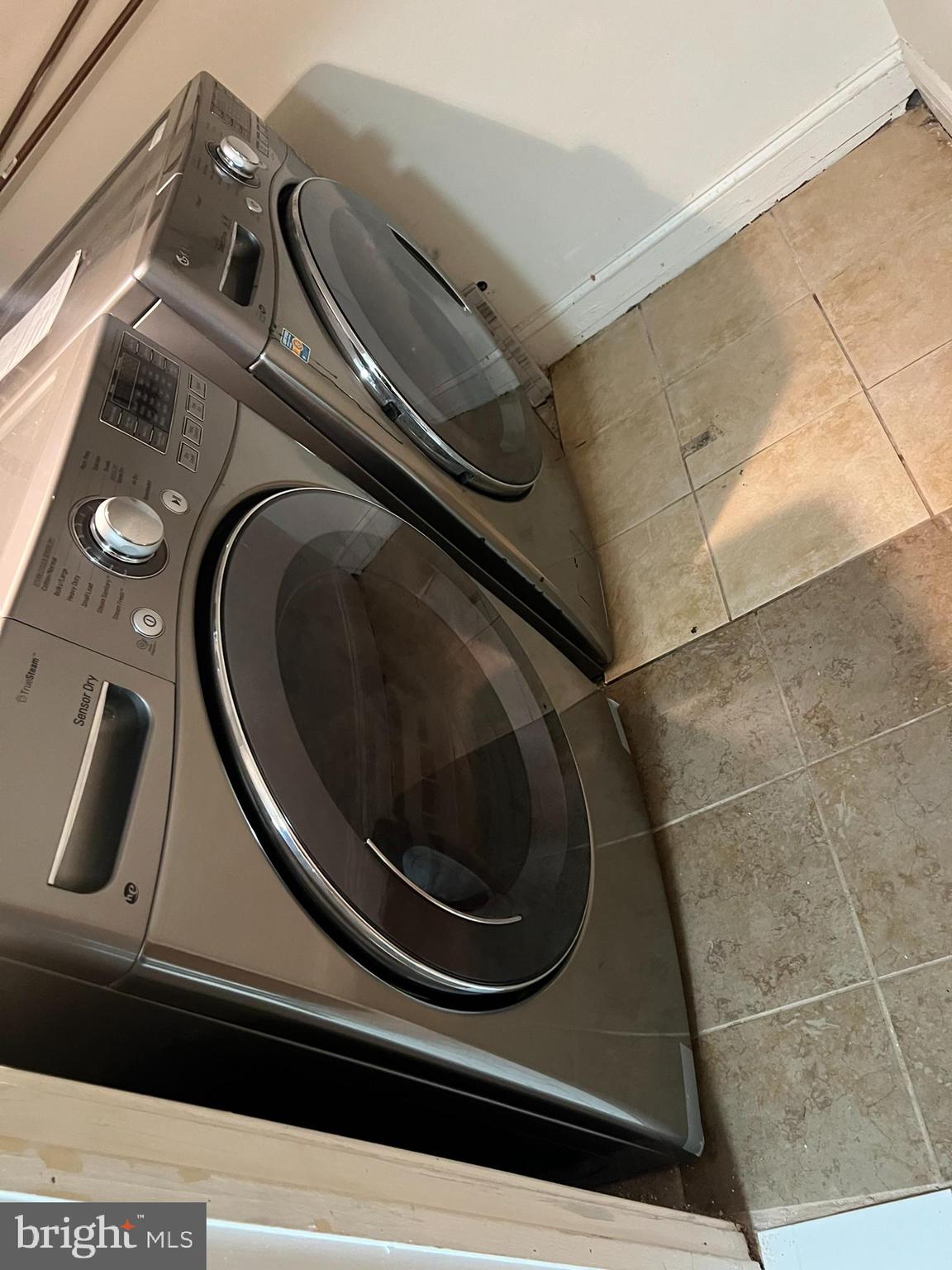 PENROSE PARK - Residential Lease