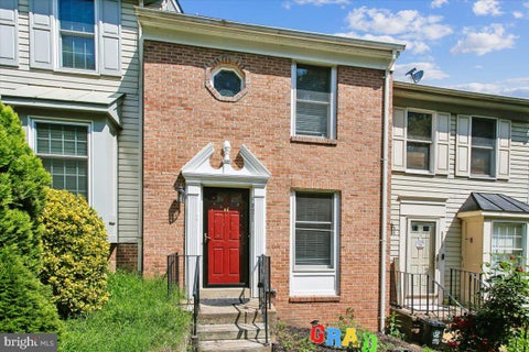 Townhouse For Rent - 5071 9th Street<br/> ARLINGTON, VA 22204