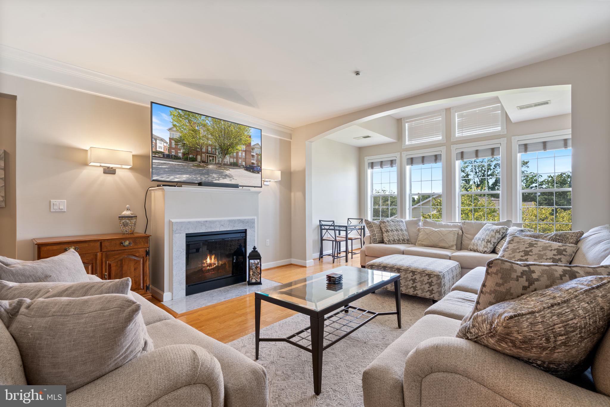 800 EDELEN STATION PLACE 402