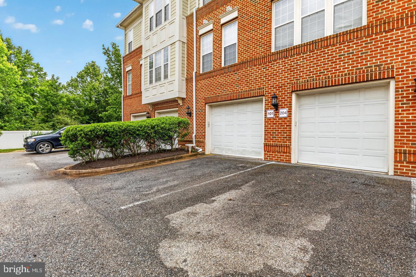 800 EDELEN STATION PLACE 402