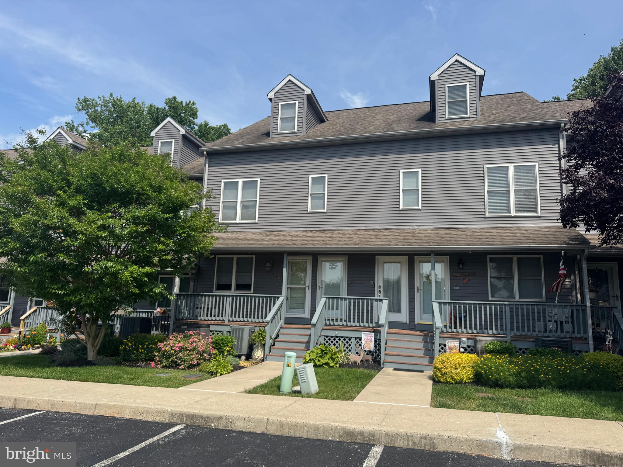 113 NE ISLE DRIVE