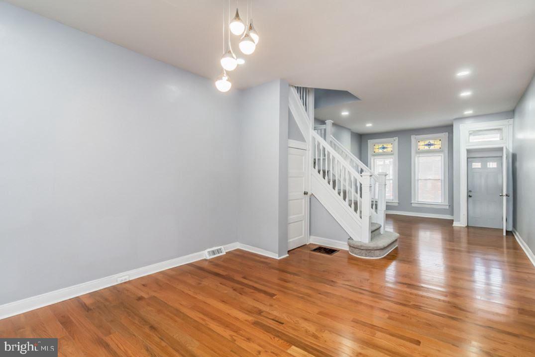 SANDTOWN-WINCHESTER - Residential