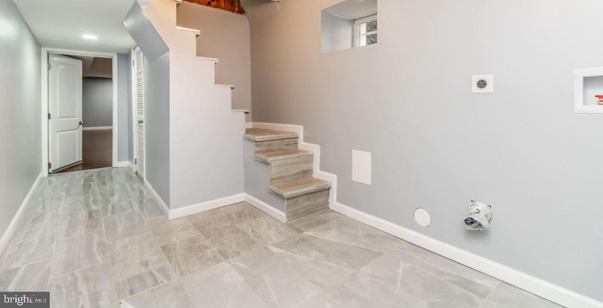 SANDTOWN-WINCHESTER - Residential