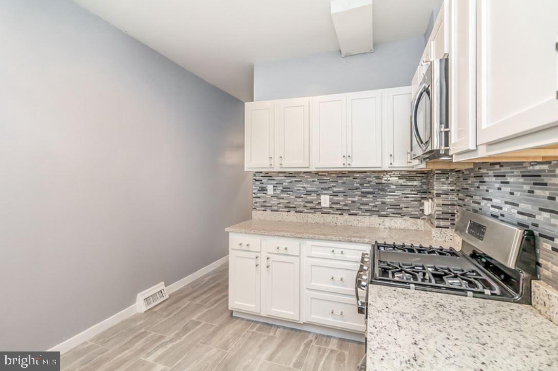 SANDTOWN-WINCHESTER - Residential