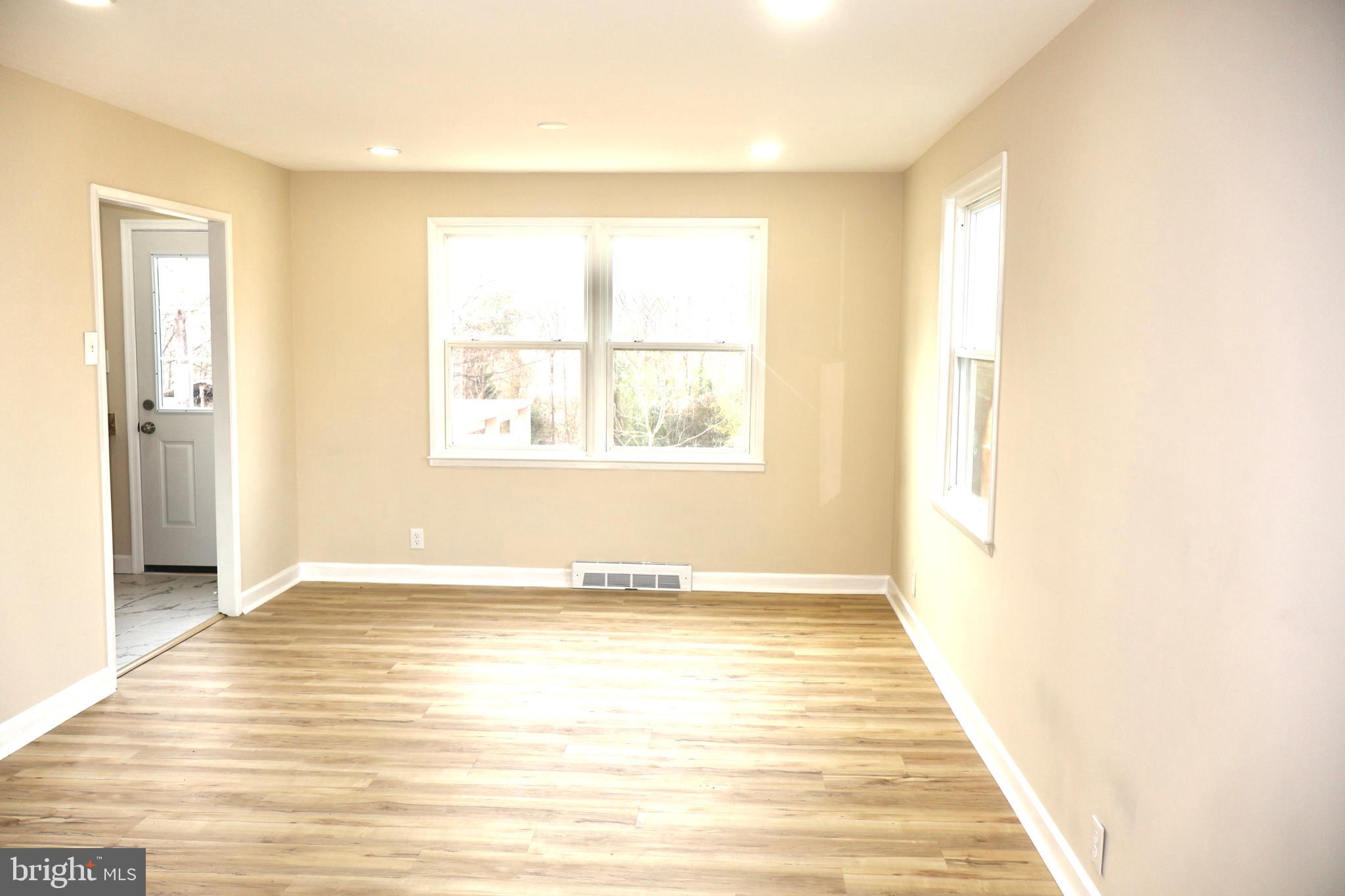 SOUTH STAFFORD - Residential