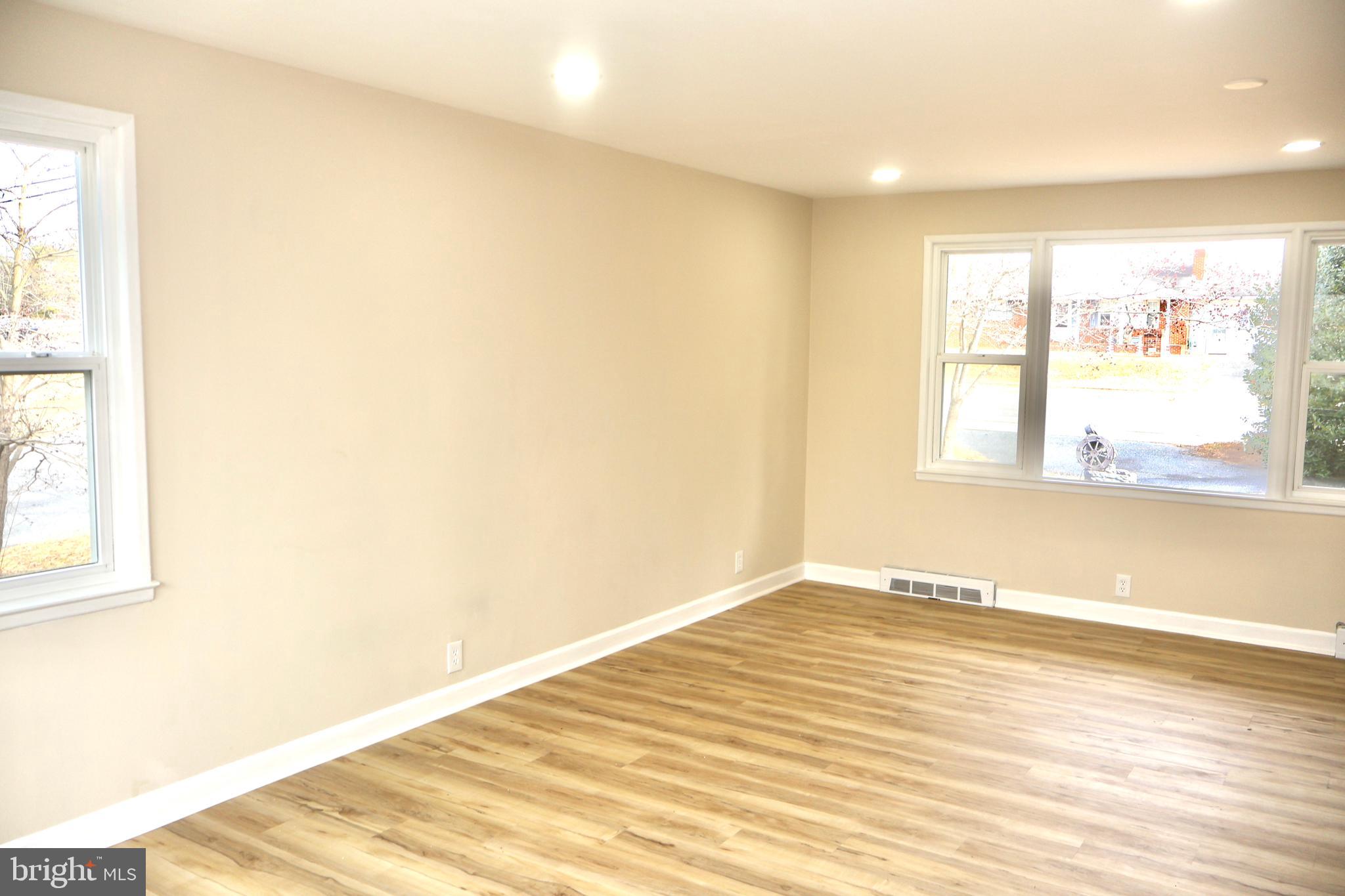 SOUTH STAFFORD - Residential