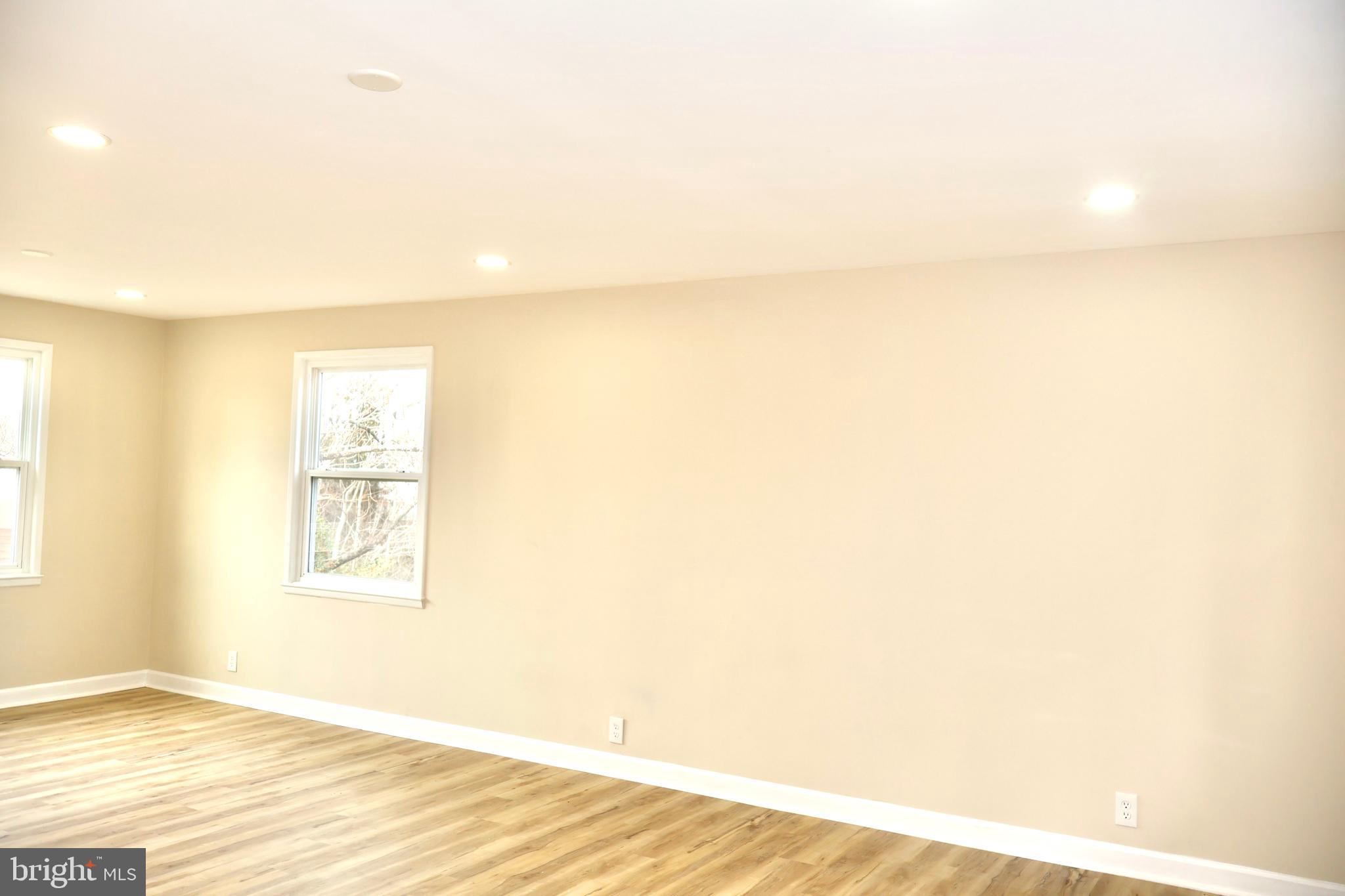 SOUTH STAFFORD - Residential