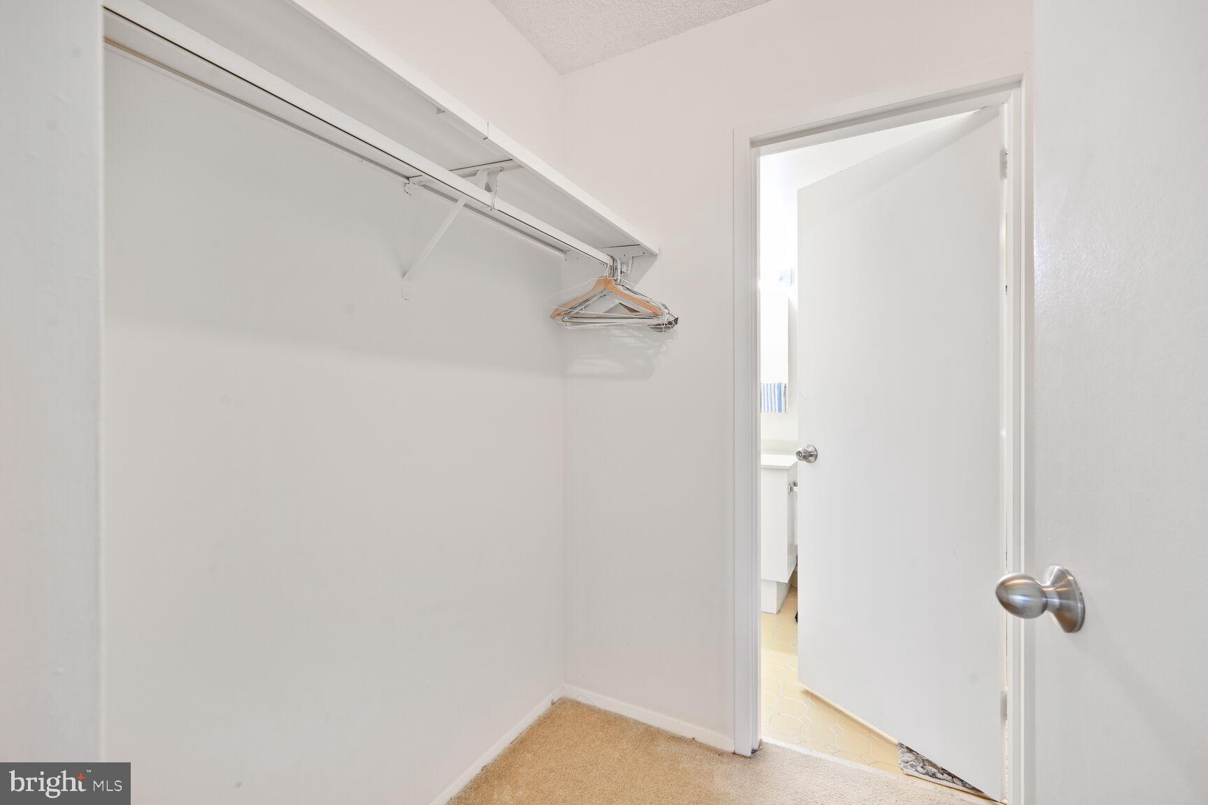 PROMENADE TOWERS - Residential