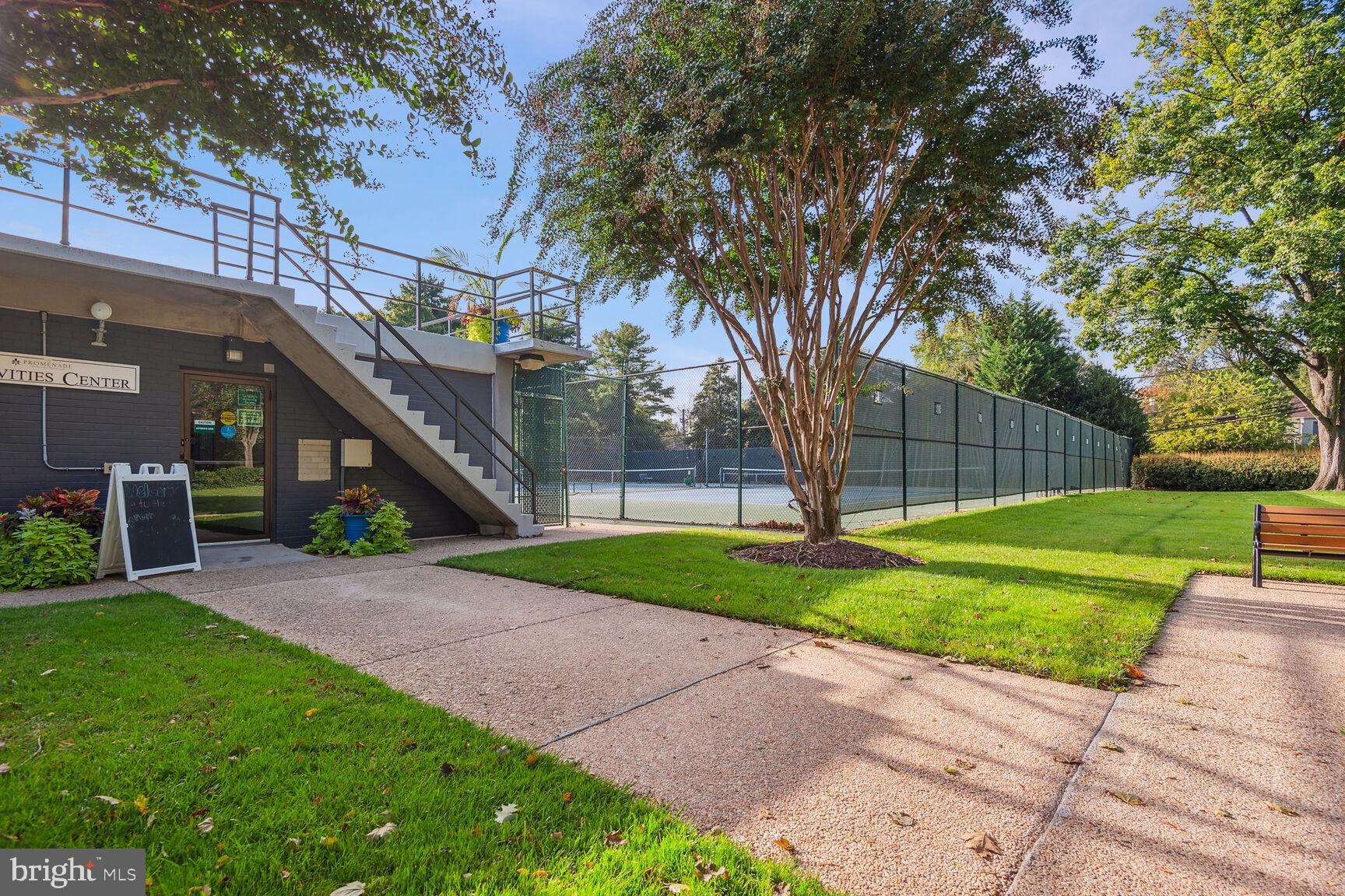 PROMENADE TOWERS - Residential