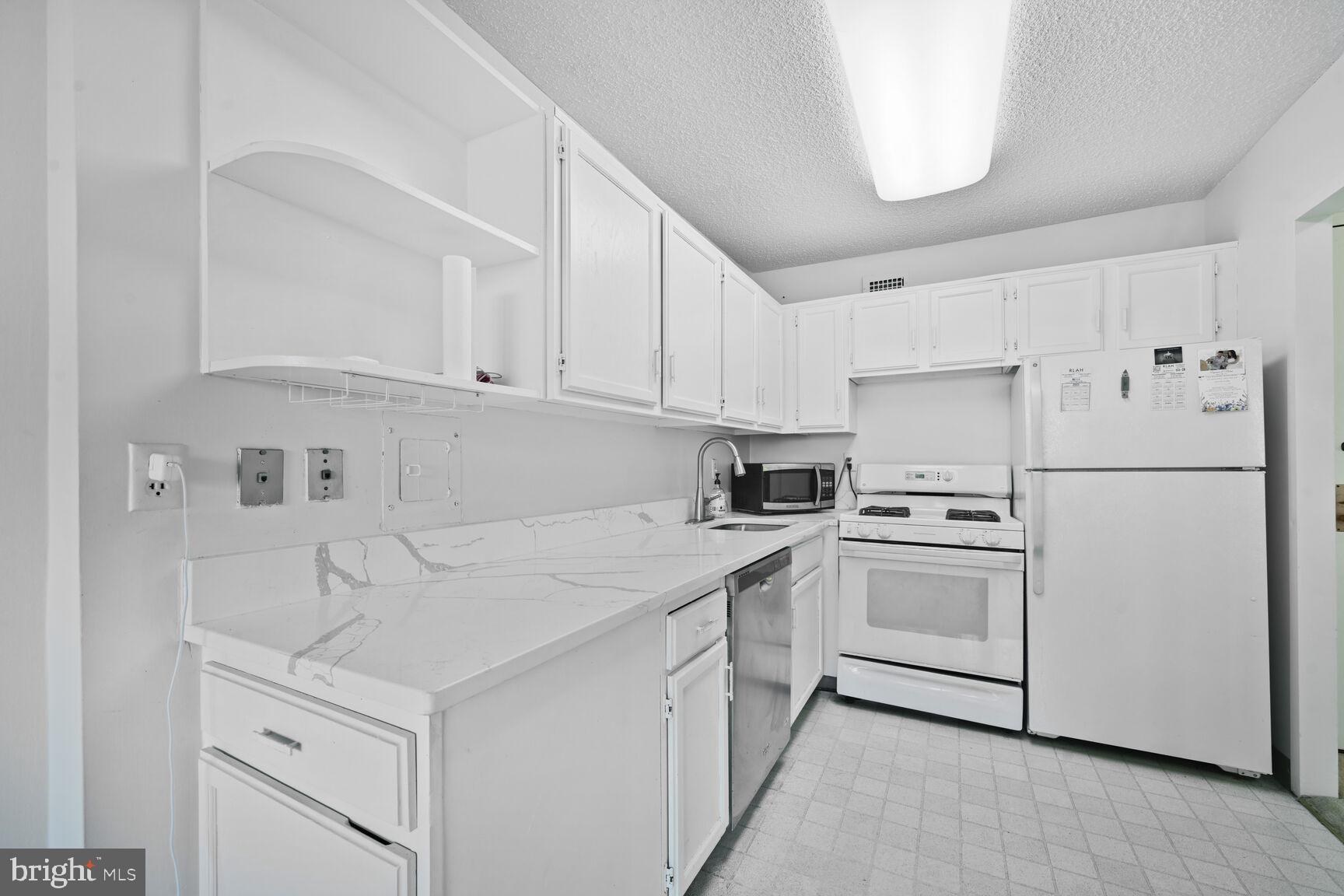 5225 POOKS HILL ROAD 1814N