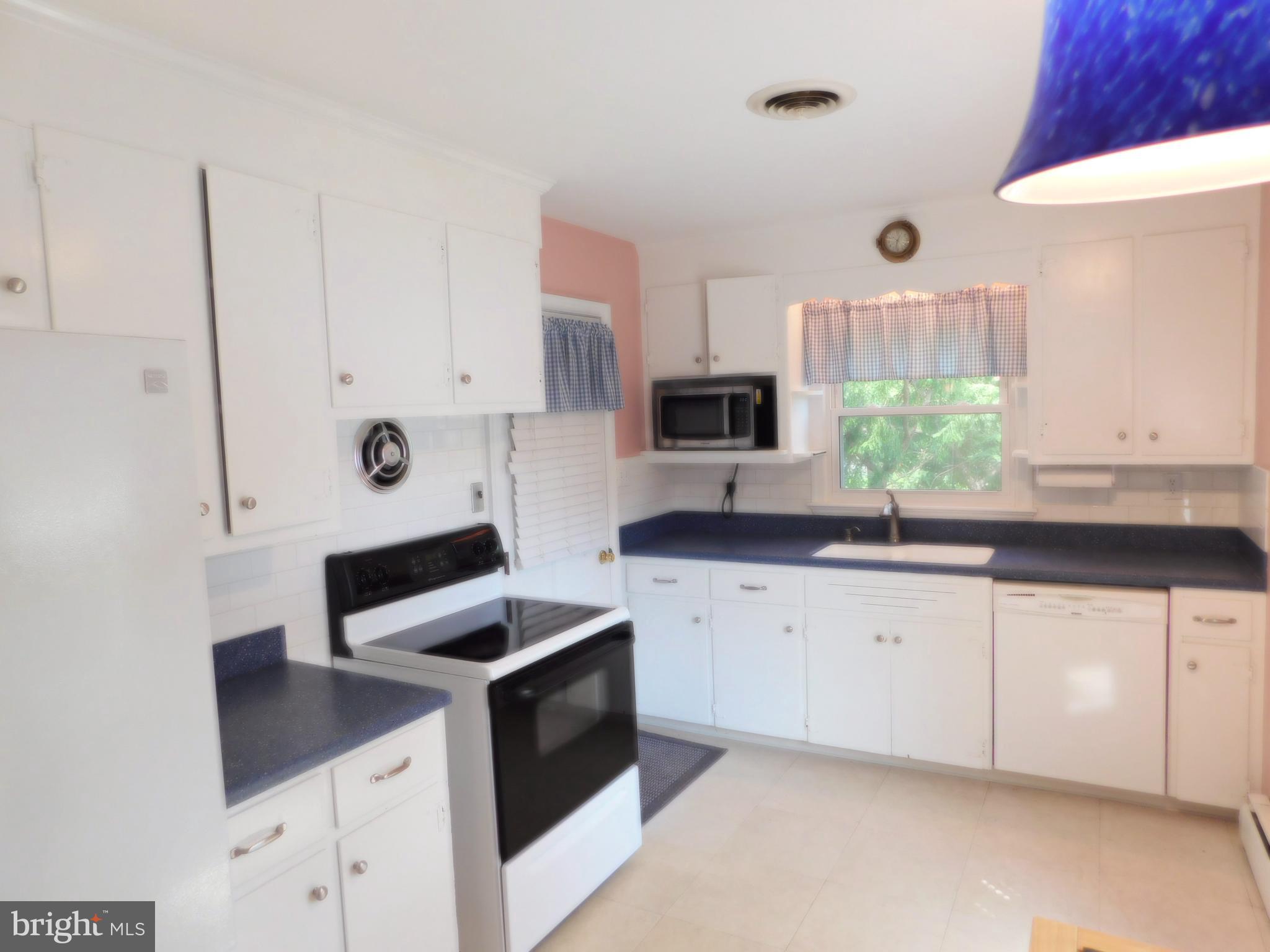 TAYLOR EST - Residential