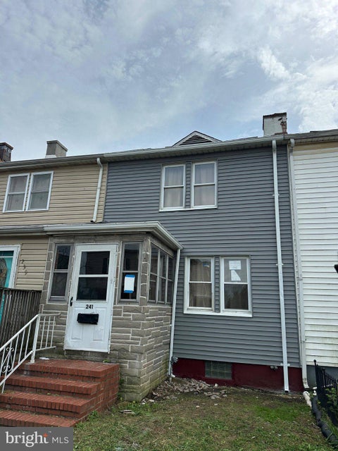 Townhouse For Sale - 241 Colgate Avenue<br/> BALTIMORE, MD 21222