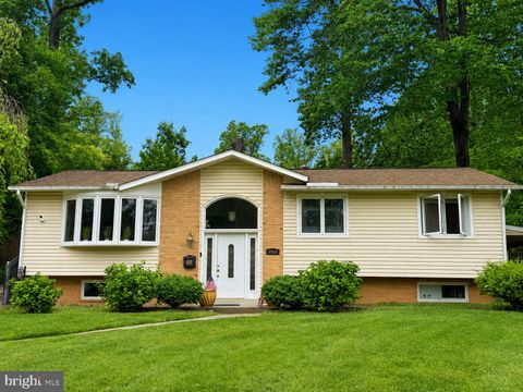 Photo of 8926 Cromwell Drive, SPRINGFIELD, VA 22151 (MLS # VAFX2310202)