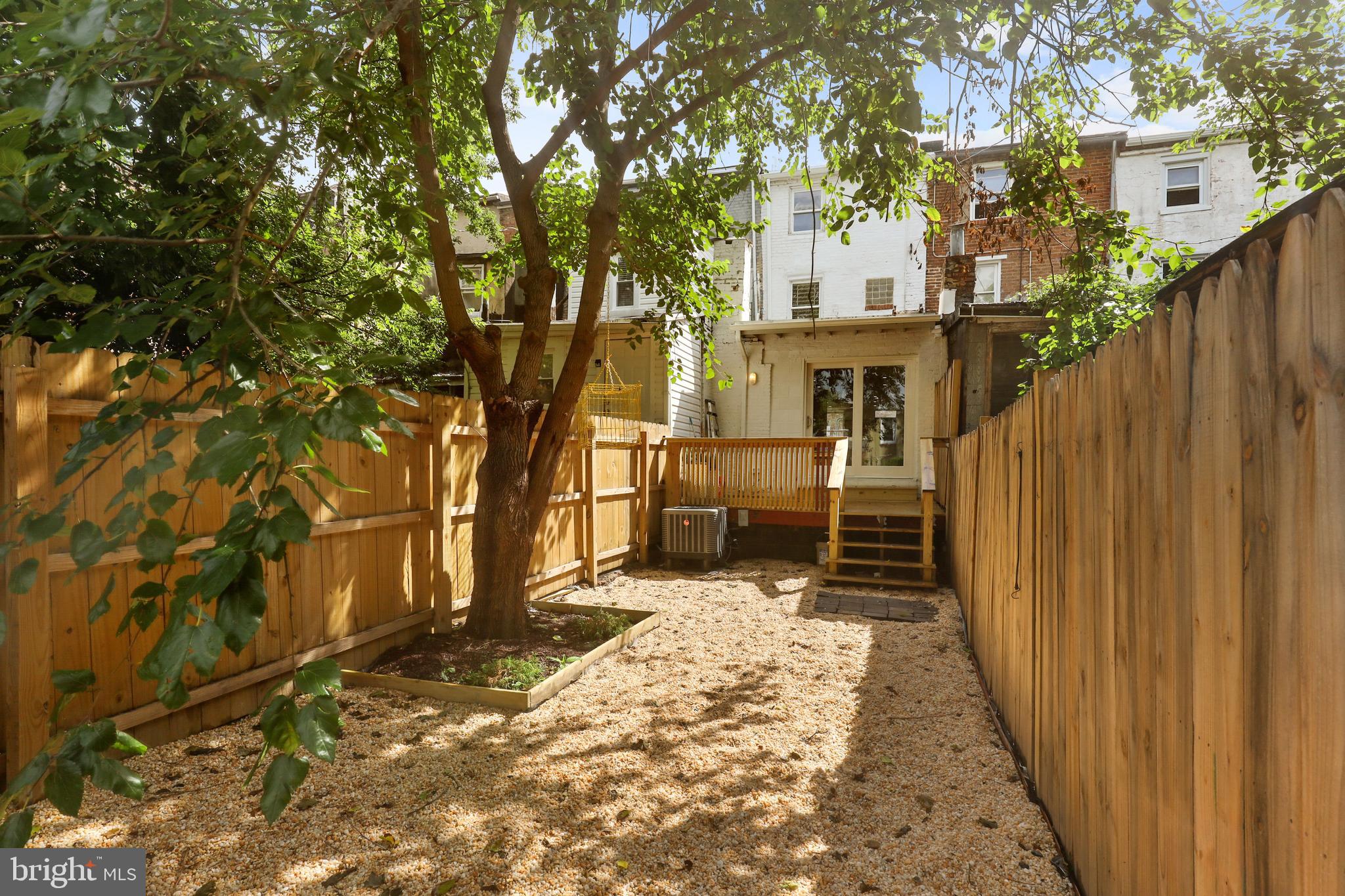 HOLLINS MARKET - Residential