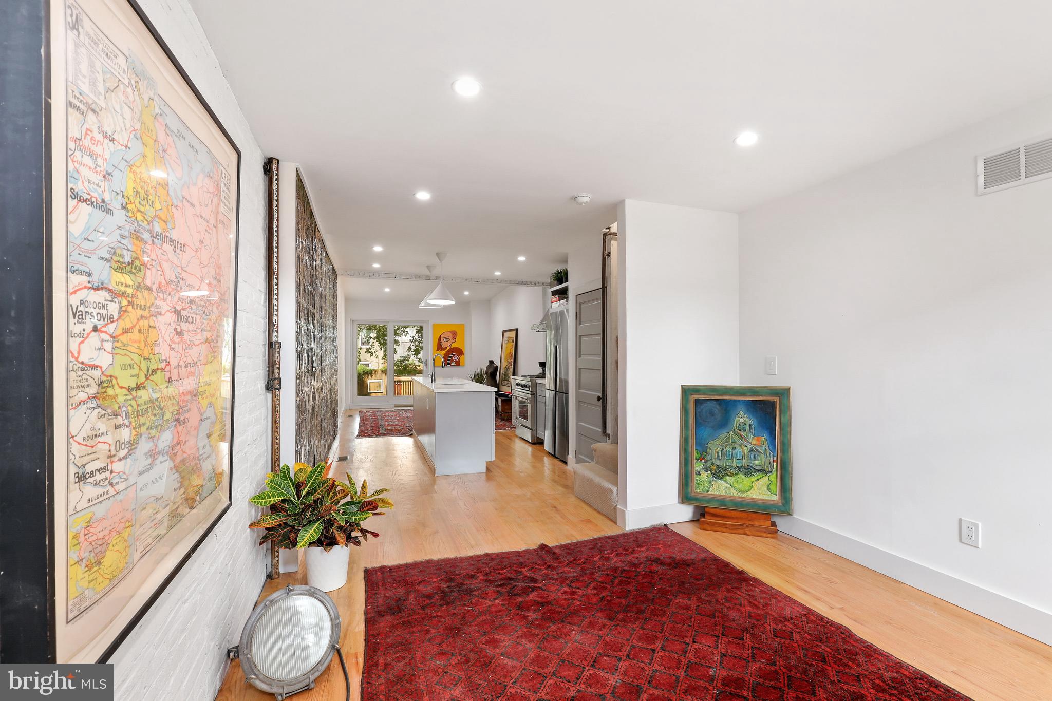 HOLLINS MARKET - Residential