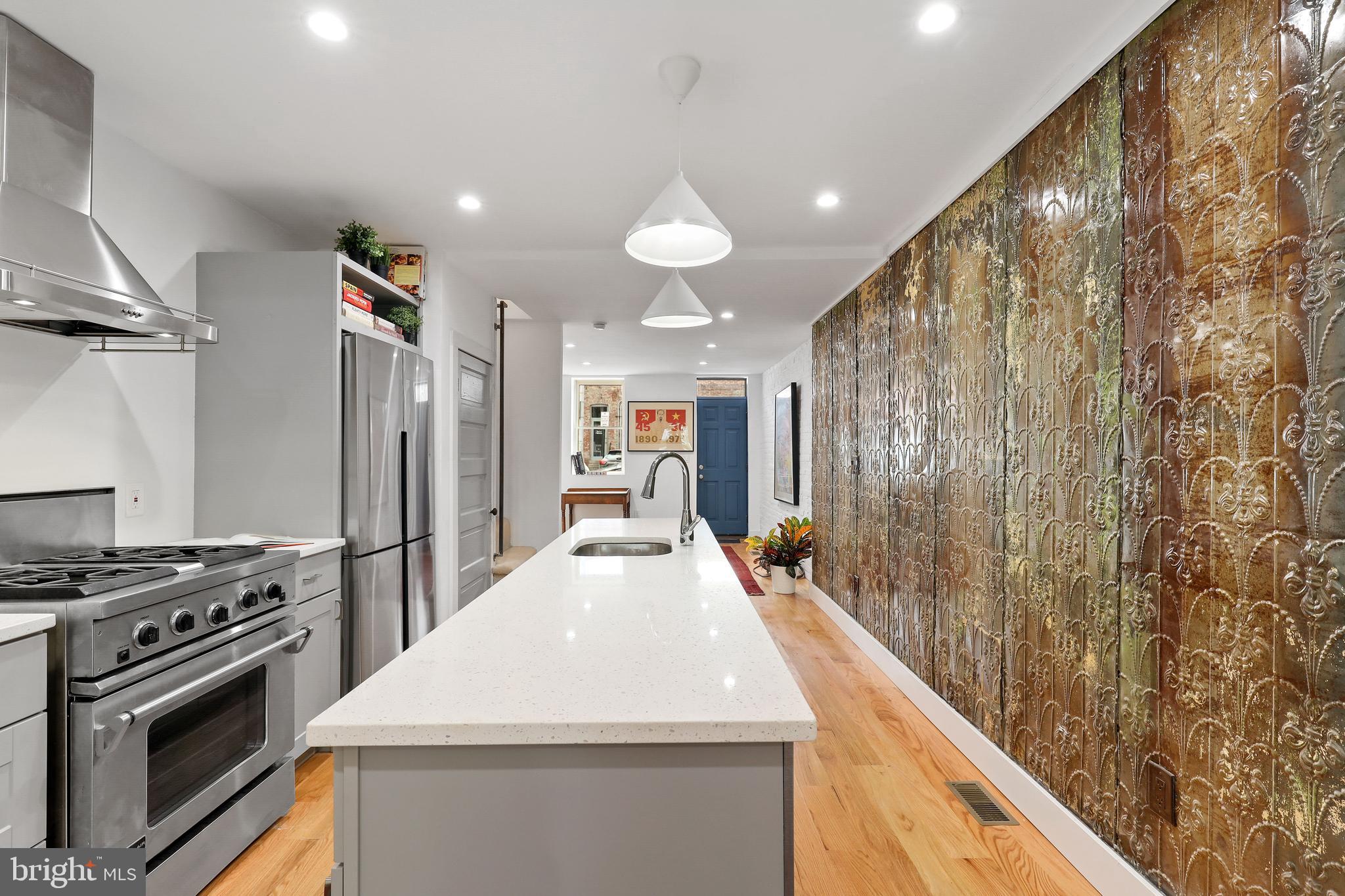 HOLLINS MARKET - Residential