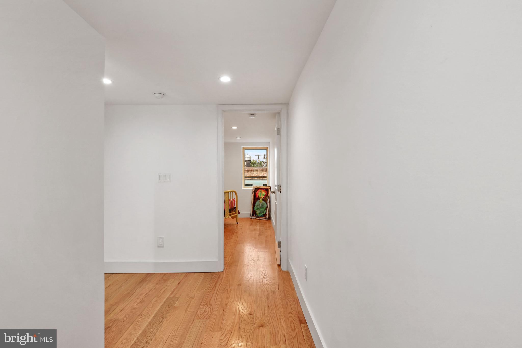 HOLLINS MARKET - Residential