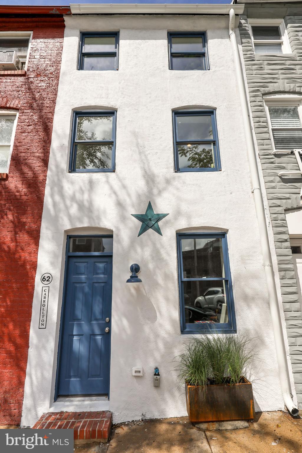 HOLLINS MARKET - Residential