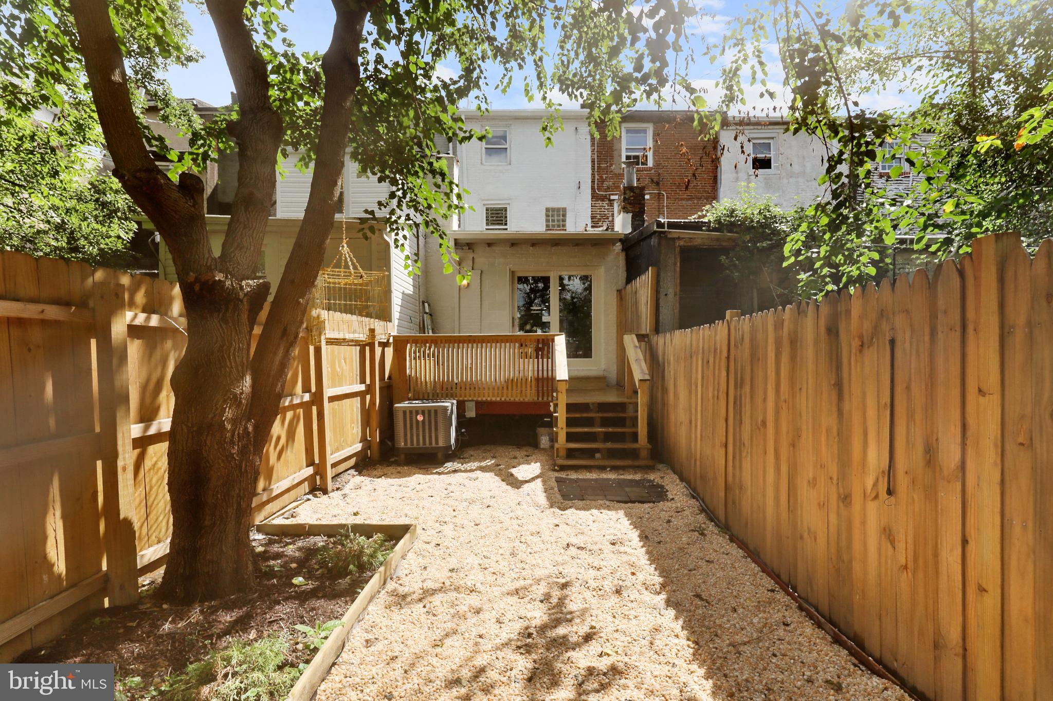 HOLLINS MARKET - Residential