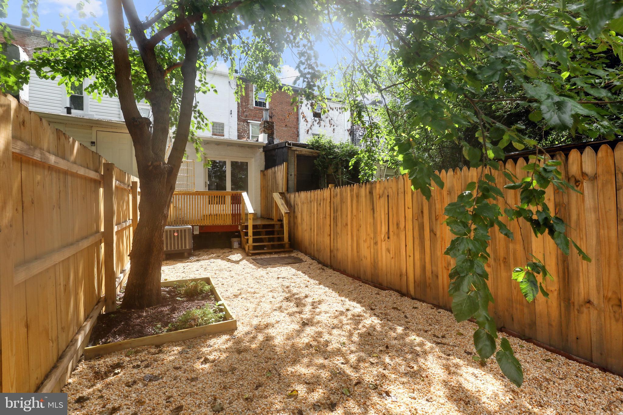 HOLLINS MARKET - Residential