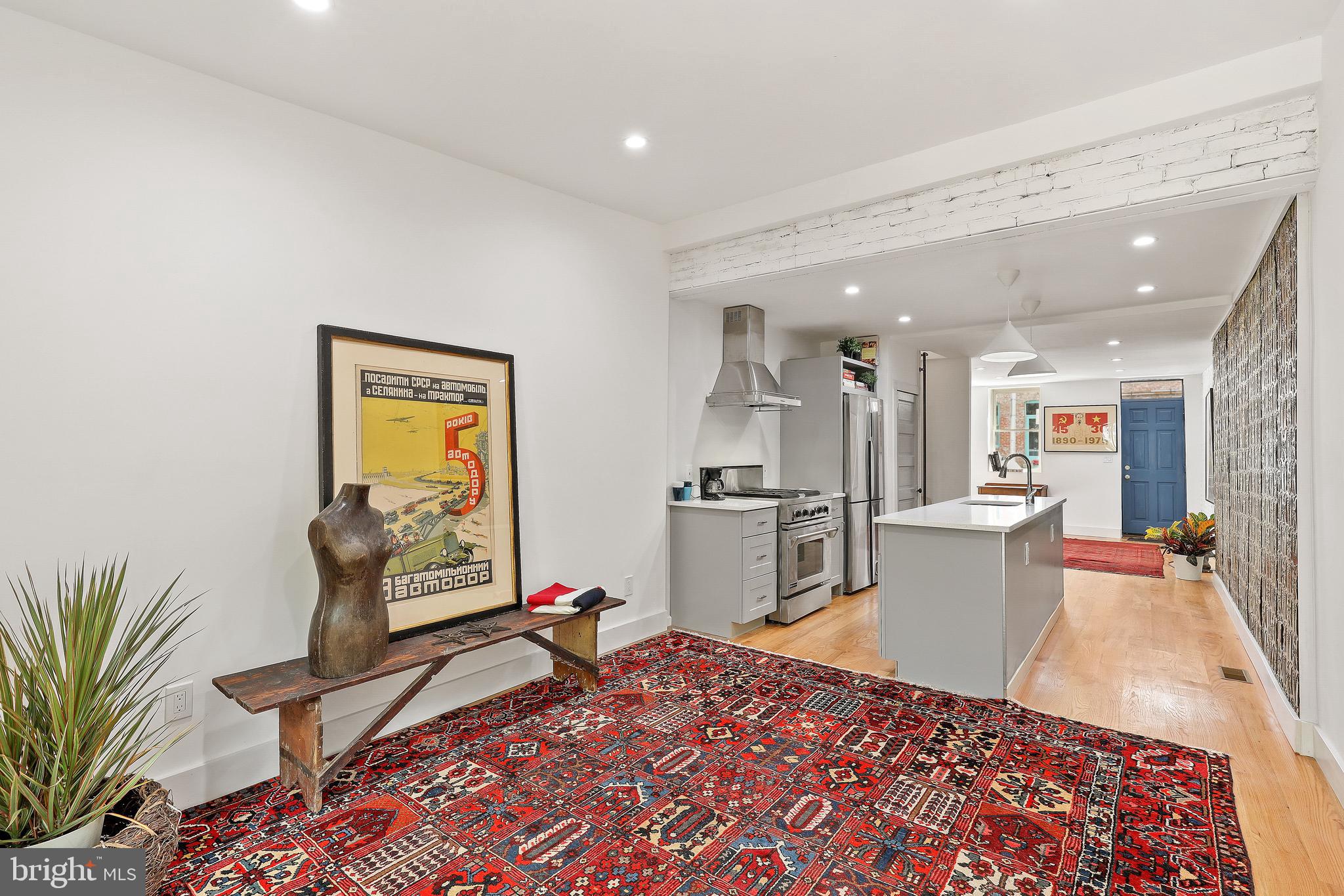 HOLLINS MARKET - Residential