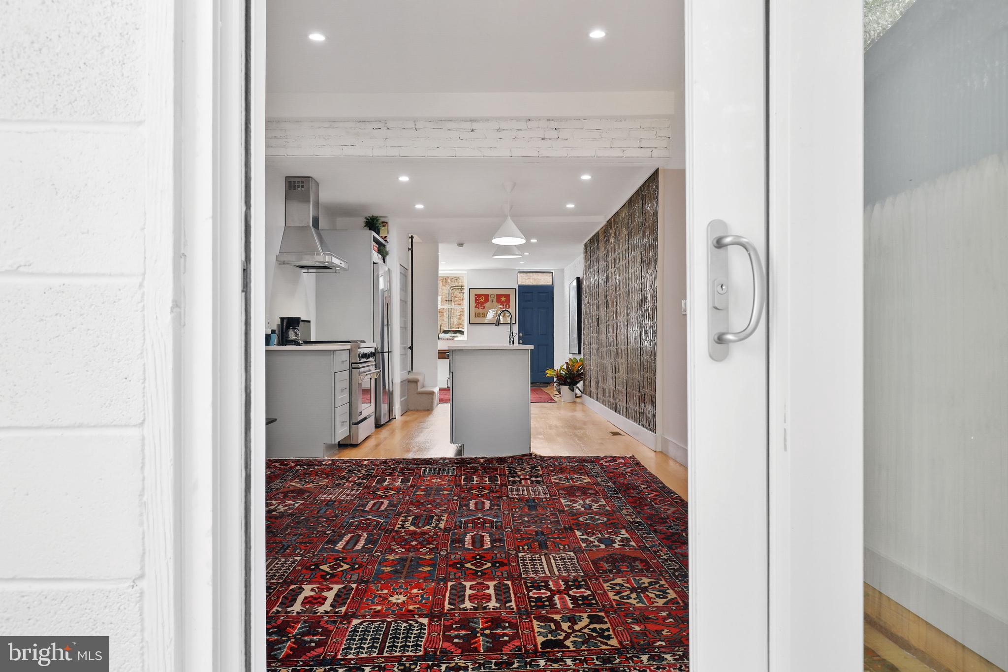 HOLLINS MARKET - Residential