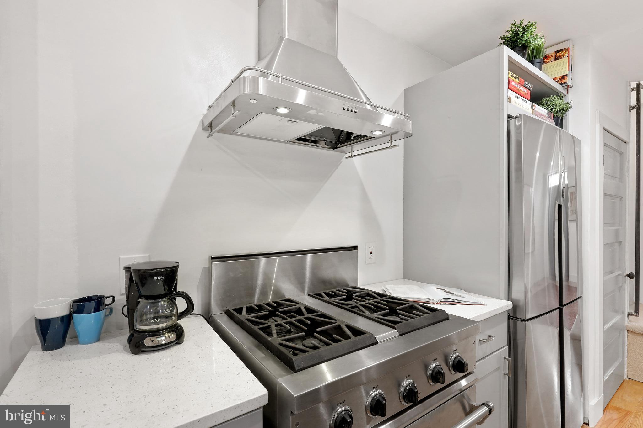 HOLLINS MARKET - Residential