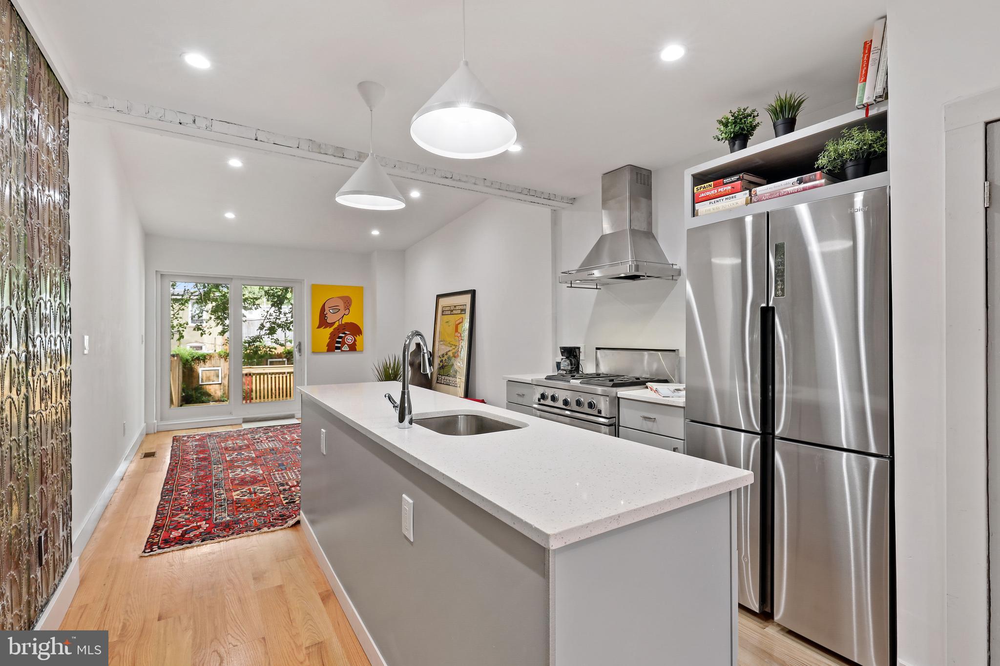 HOLLINS MARKET - Residential