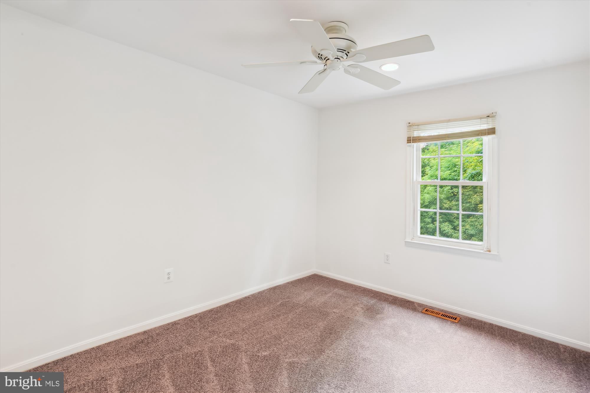 INVERNESS KNOLLS - Residential