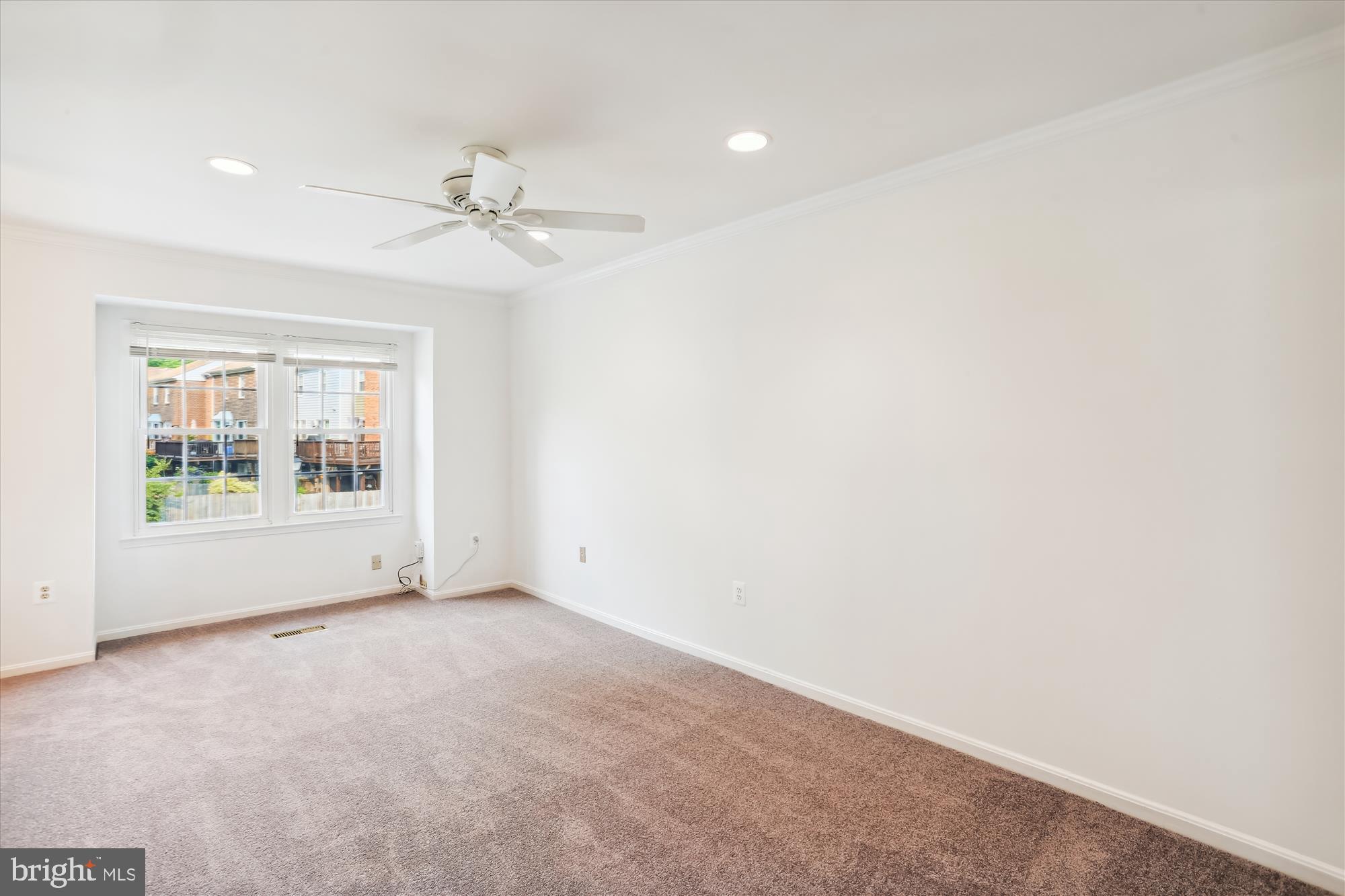 INVERNESS KNOLLS - Residential