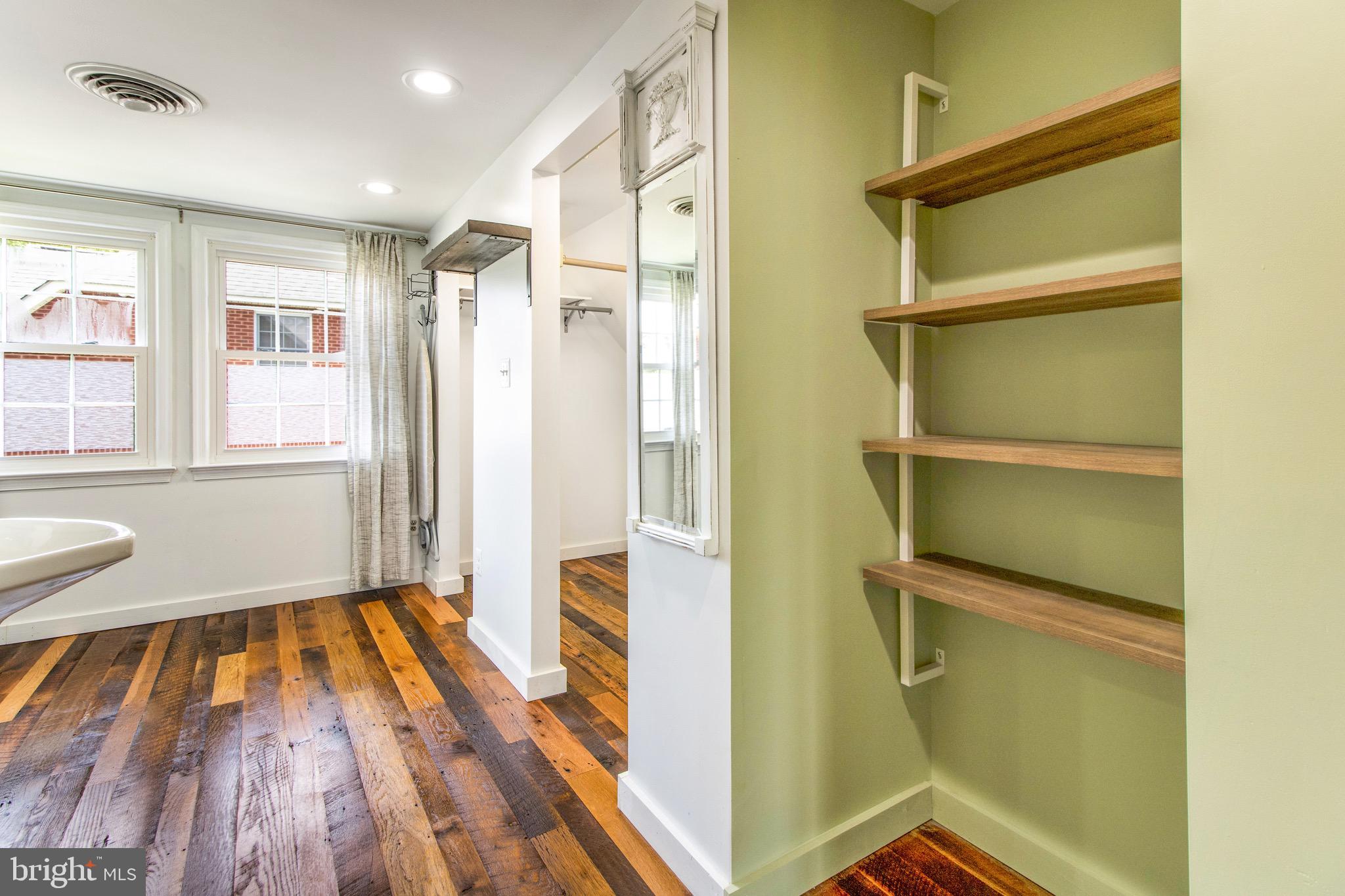 ARGYLE HEIGHTS - Residential Lease