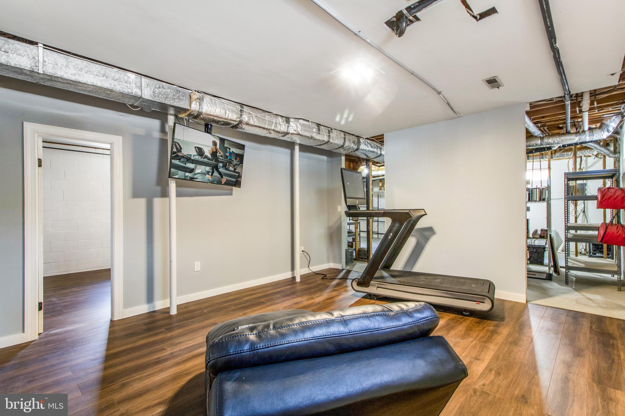 ARGYLE HEIGHTS - Residential Lease