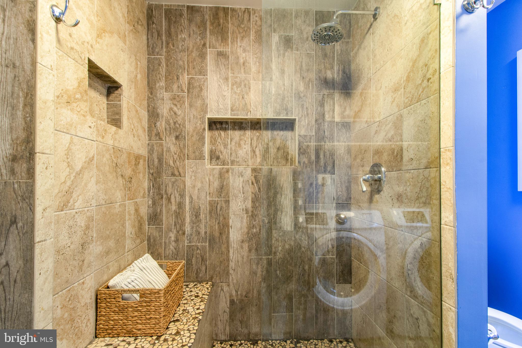 ARGYLE HEIGHTS - Residential Lease