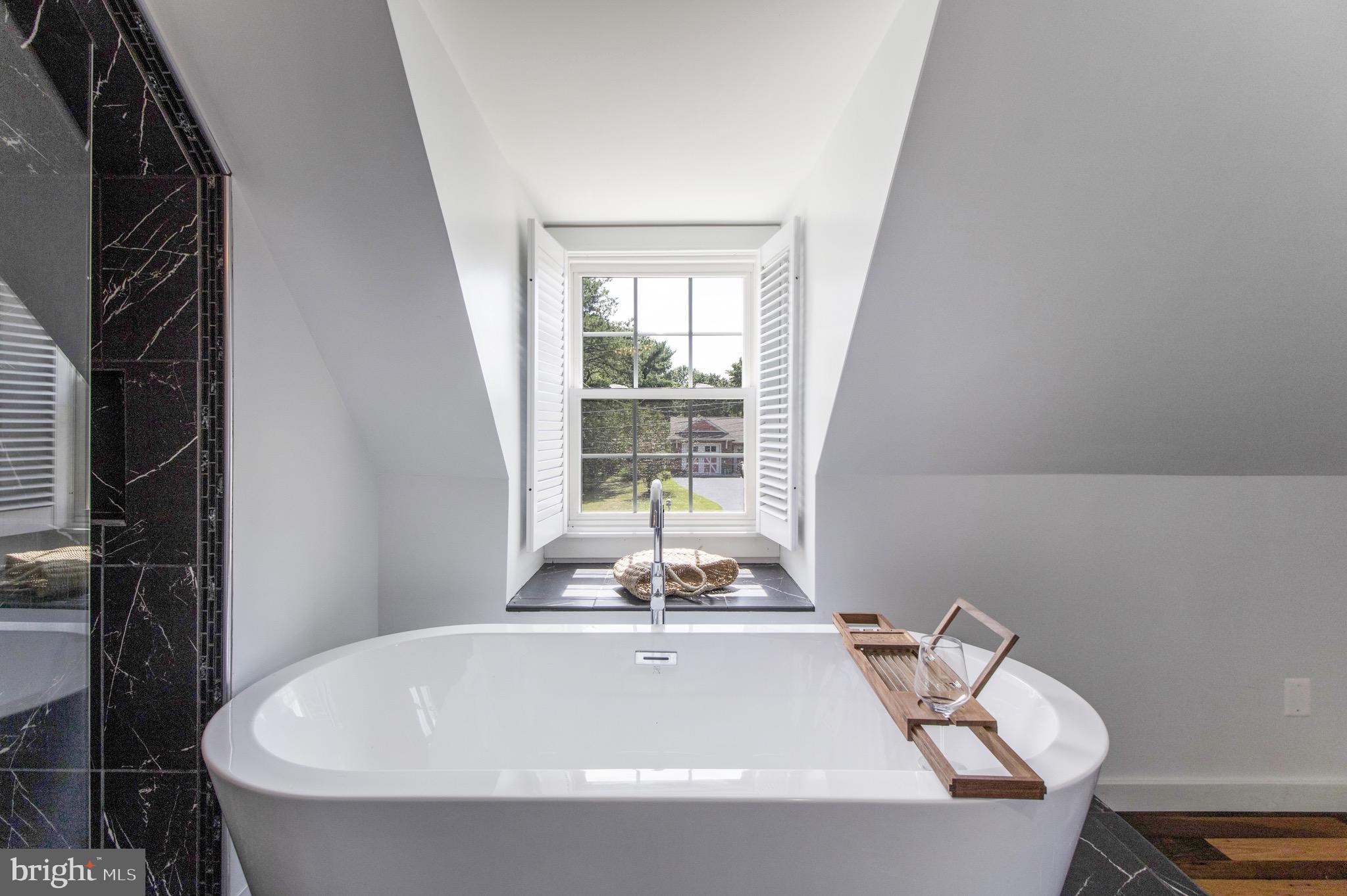 ARGYLE HEIGHTS - Residential Lease