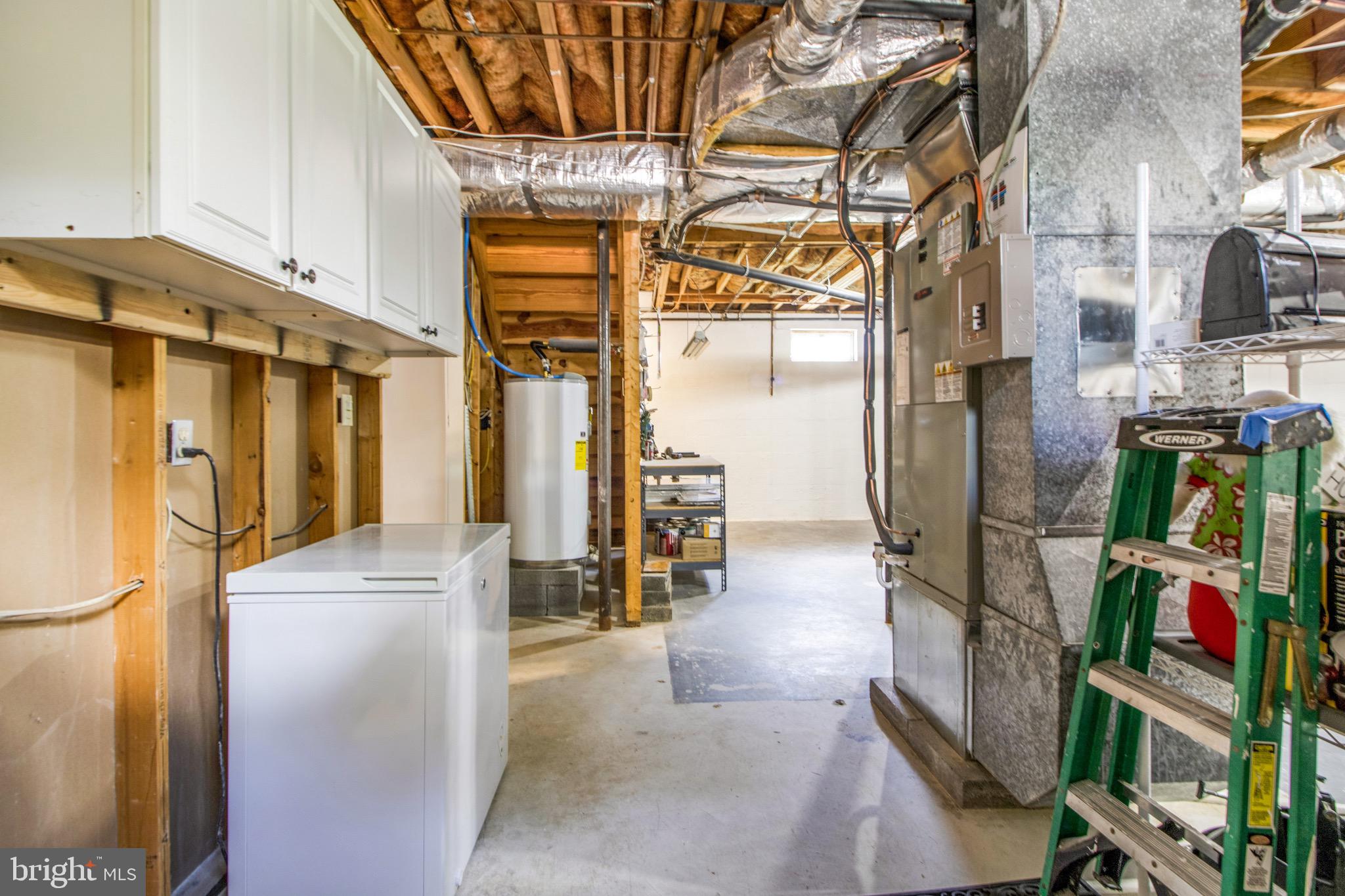 ARGYLE HEIGHTS - Residential Lease