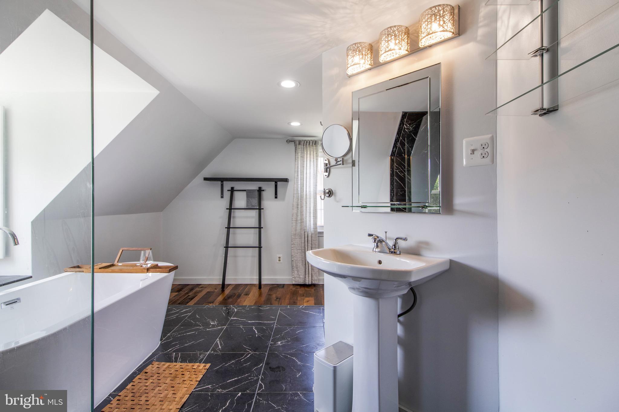 ARGYLE HEIGHTS - Residential Lease