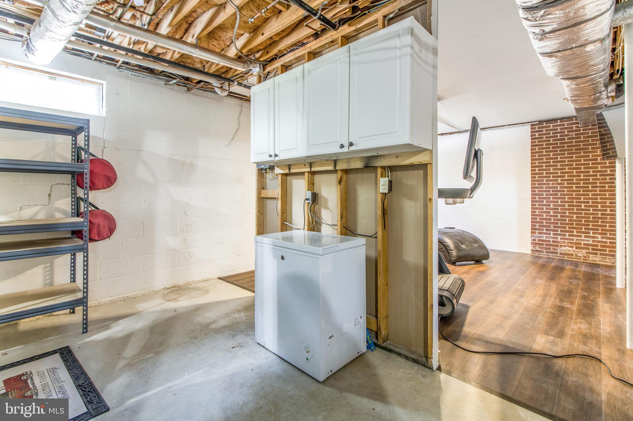 ARGYLE HEIGHTS - Residential Lease