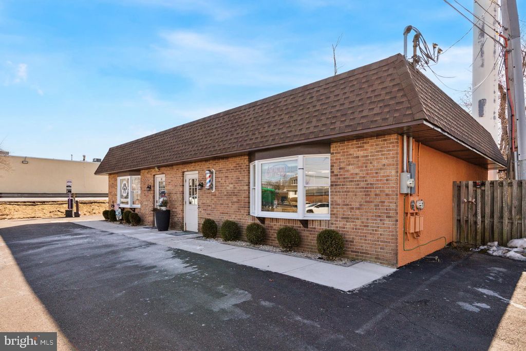 Photo of 633 E Welsh Road, AMBLER, PA 19002 (MLS # PAMC2128806)