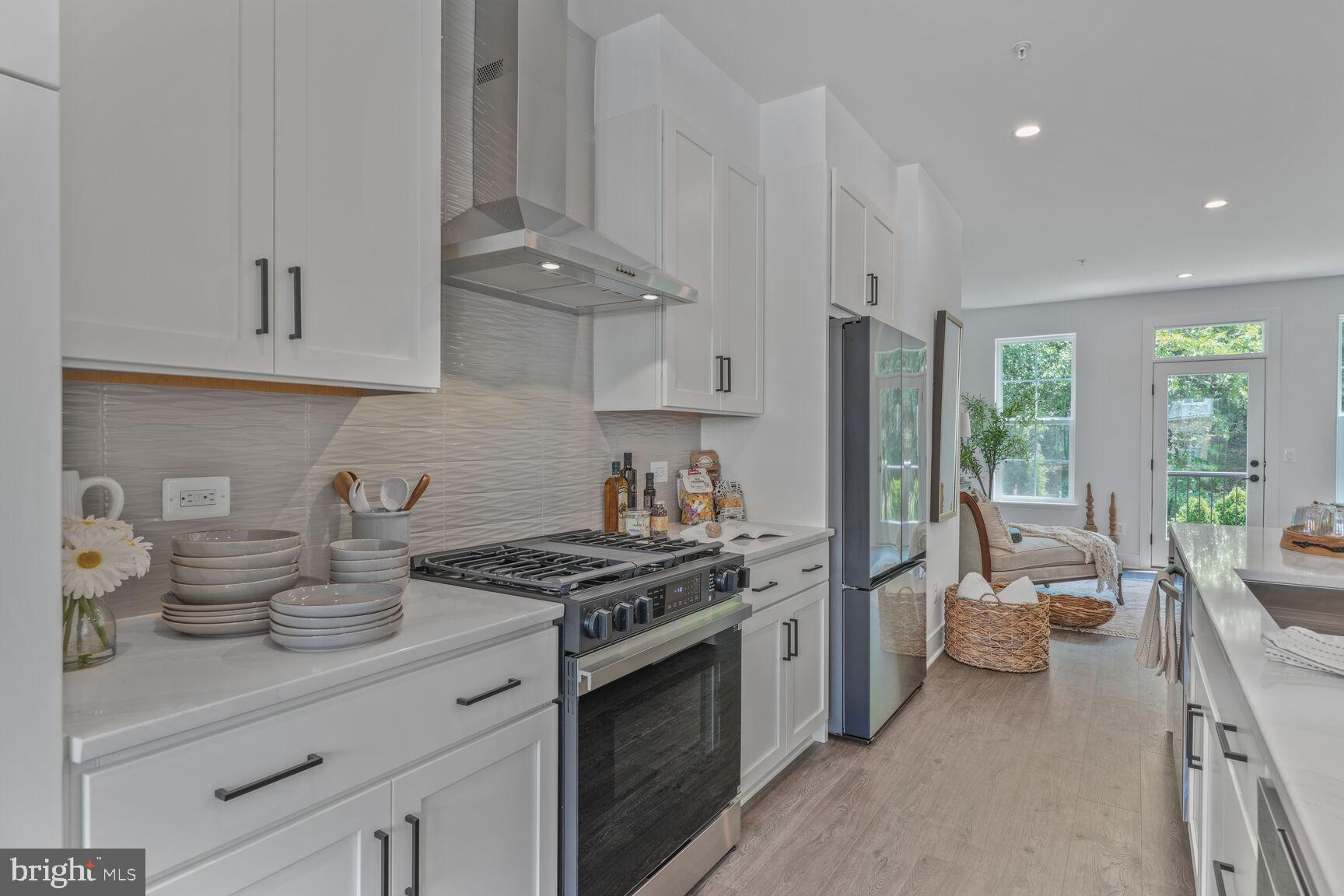 2550 FARMSTEAD DRIVE