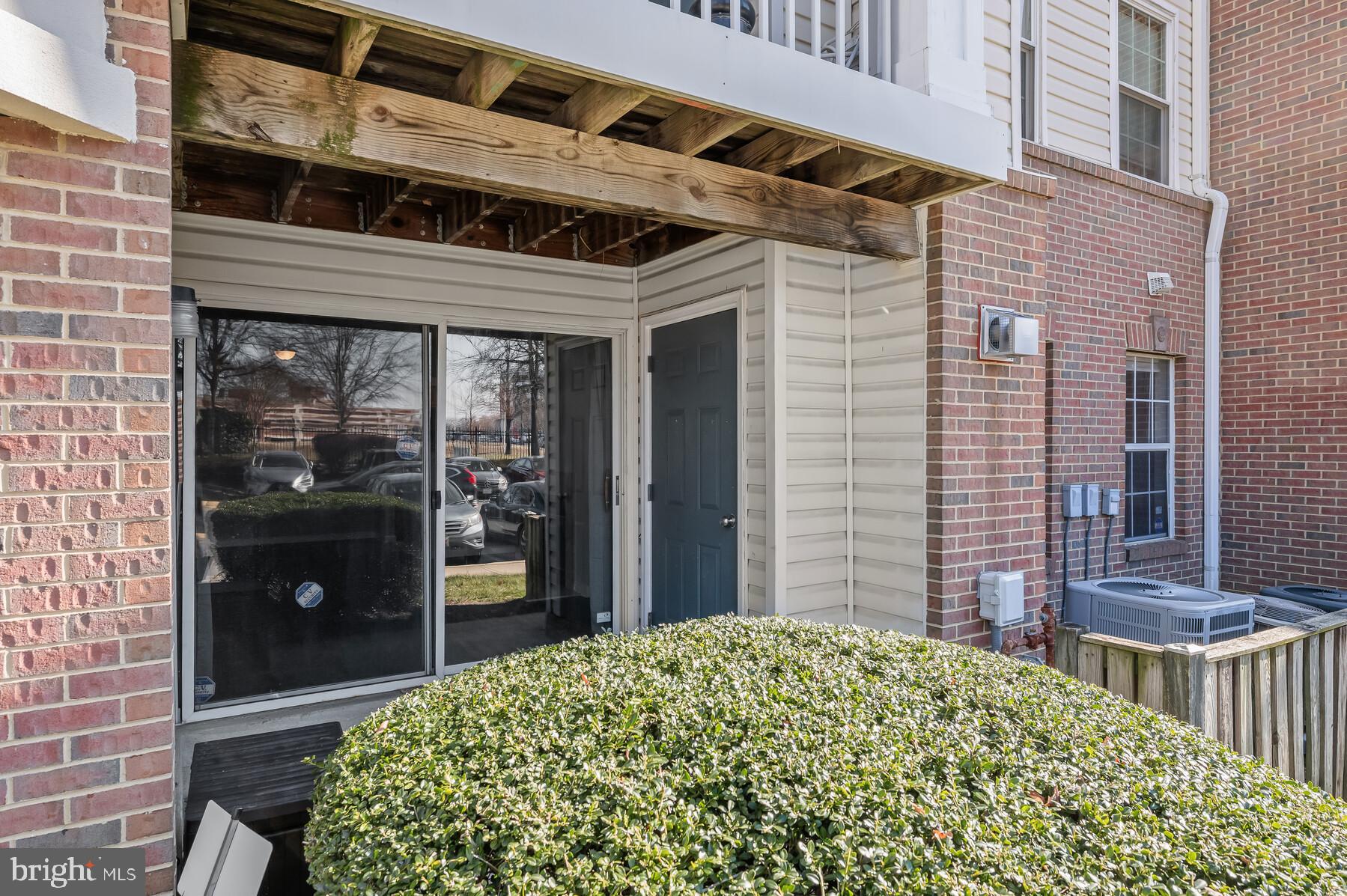 LARGO TOWN CENTER CONDOMINIUMS - Residential