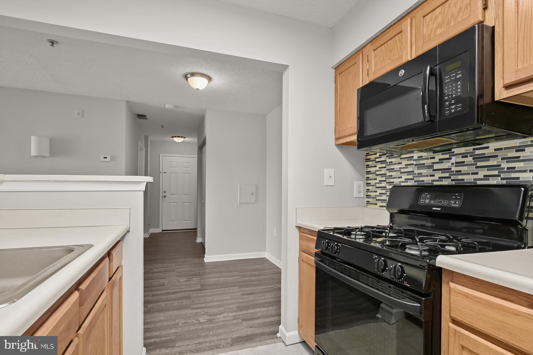 LARGO TOWN CENTER CONDOMINIUMS - Residential