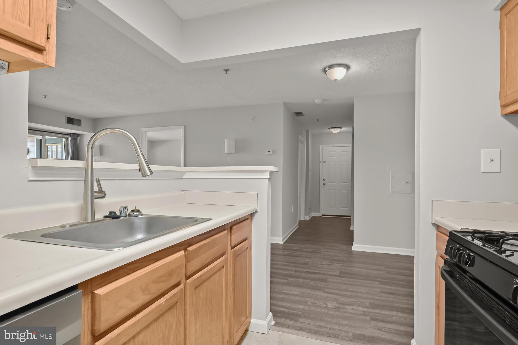 LARGO TOWN CENTER CONDOMINIUMS - Residential