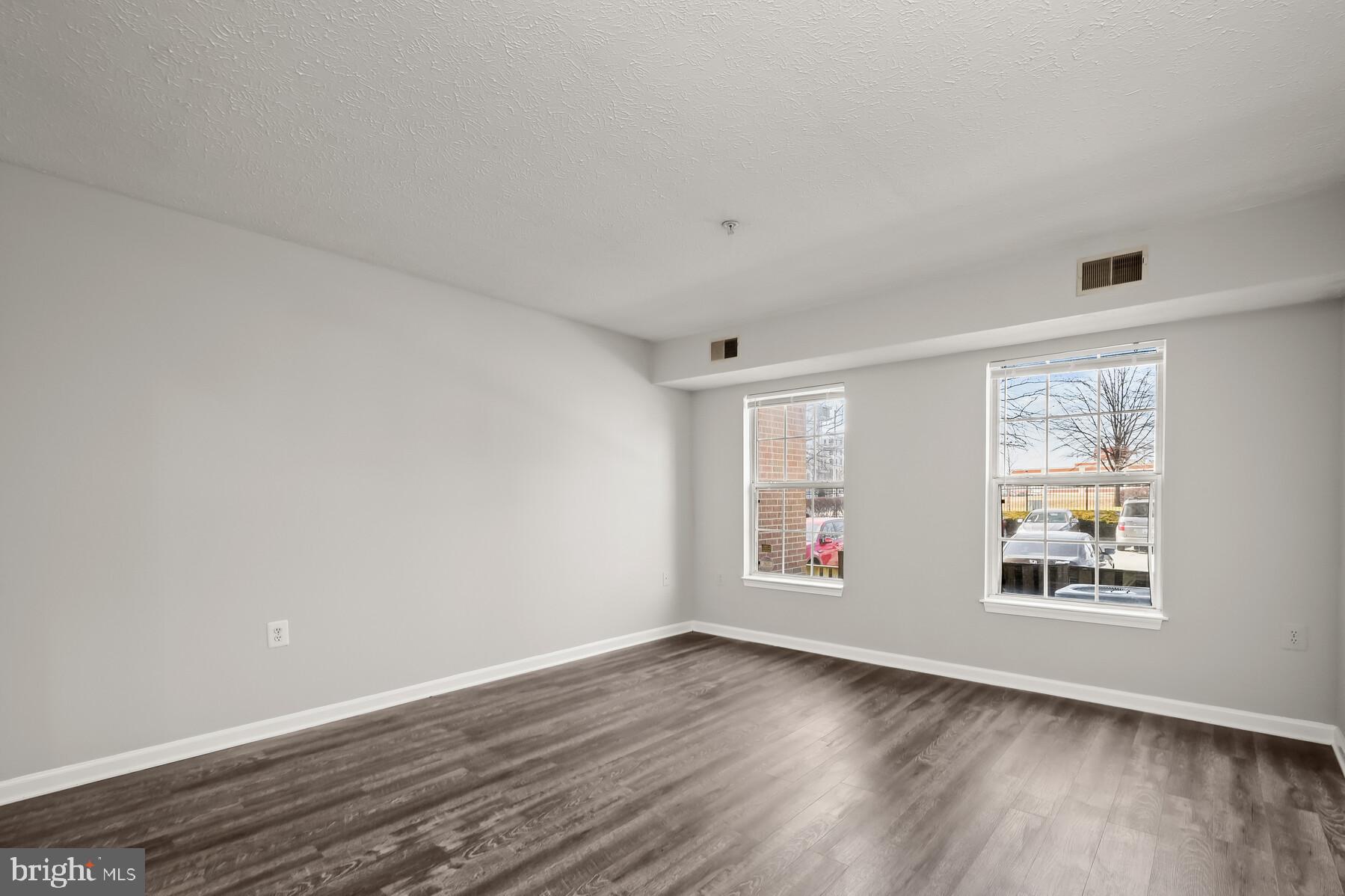 LARGO TOWN CENTER CONDOMINIUMS - Residential