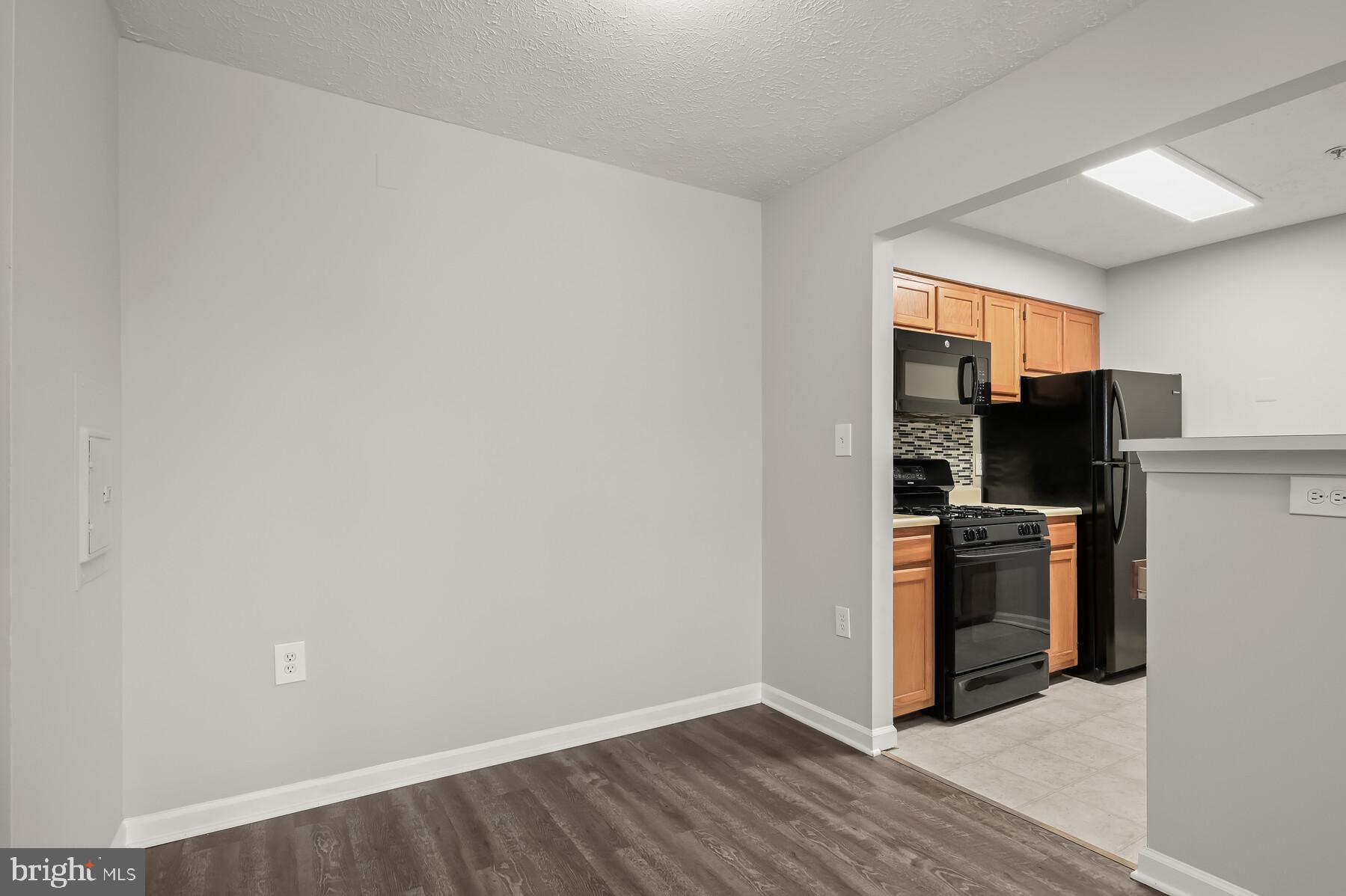 LARGO TOWN CENTER CONDOMINIUMS - Residential