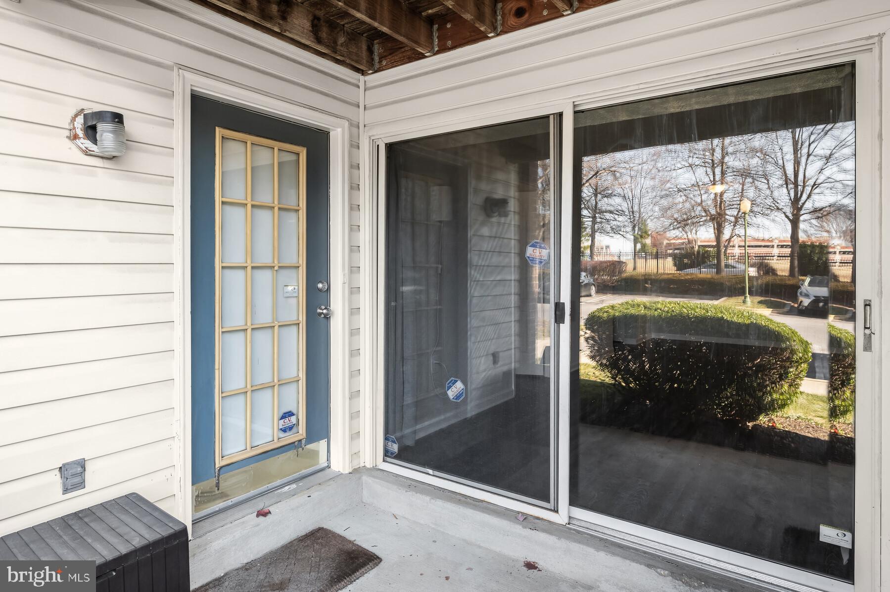 LARGO TOWN CENTER CONDOMINIUMS - Residential