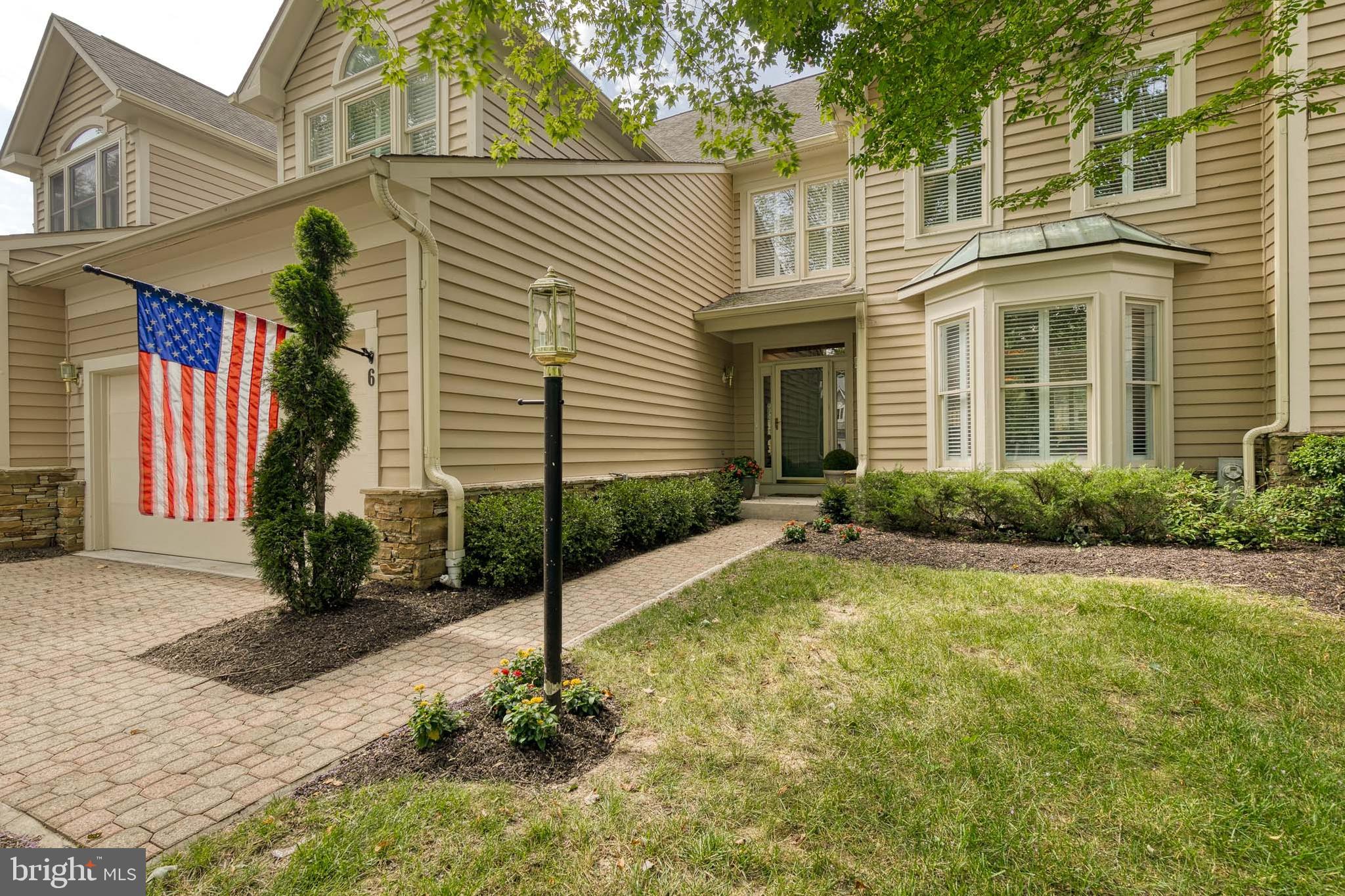 PEBBLE CREEK - Residential