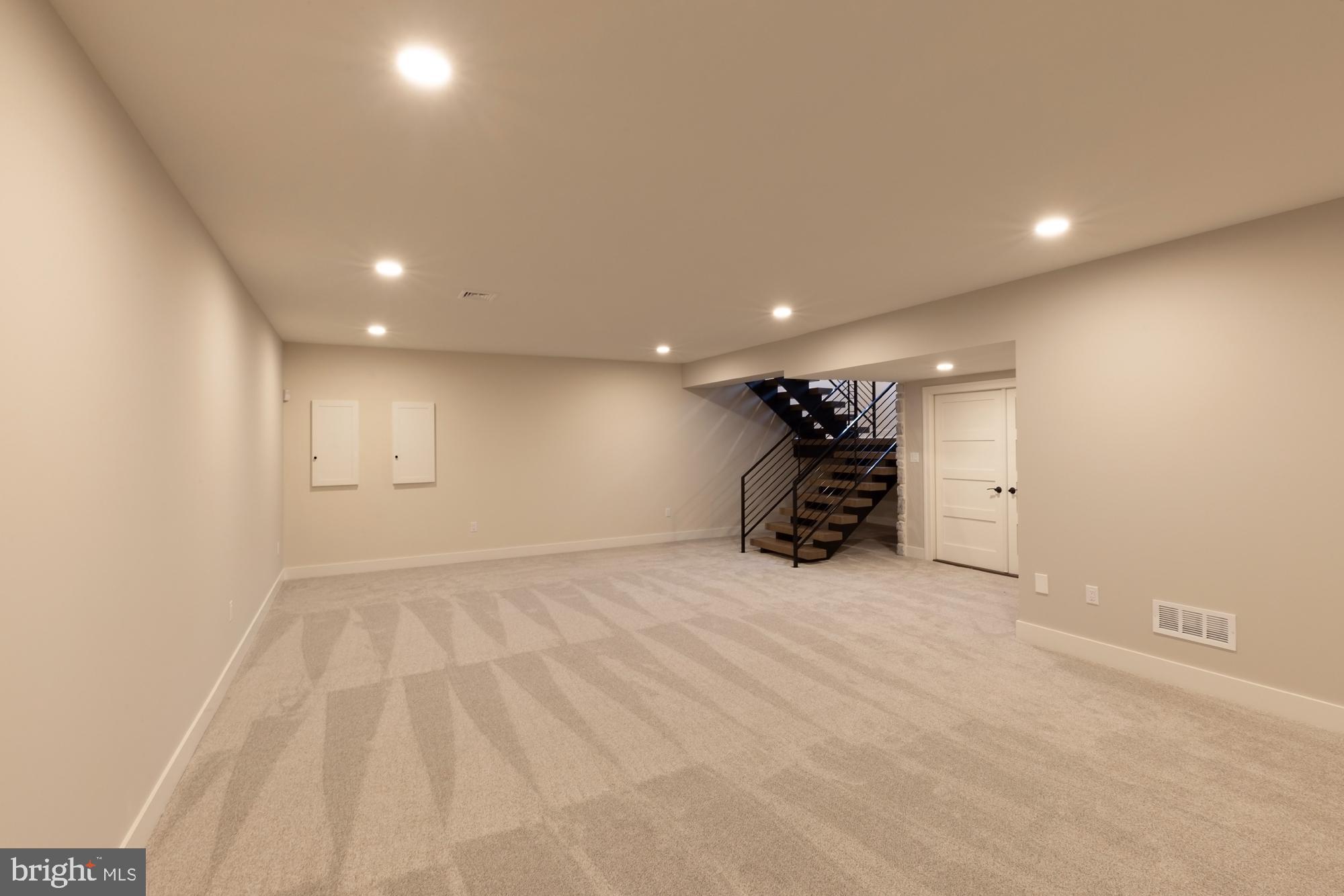 FARM CREST - Residential